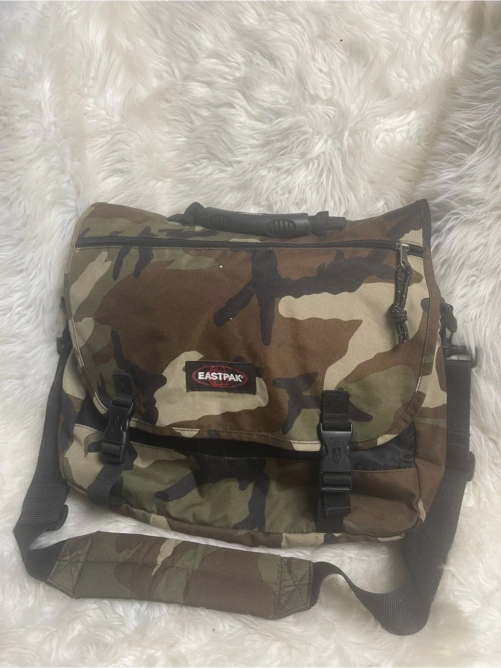 Eastpak Camo Messenger Bag in Green ,Brown & Brown padded laptop compartment.